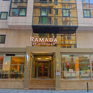Ramada By Wyndham Taksim מלון