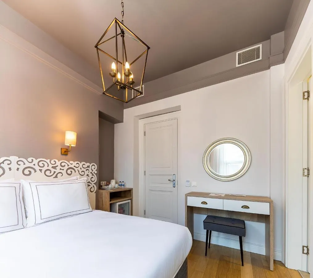 Petros Hotel Стамбул