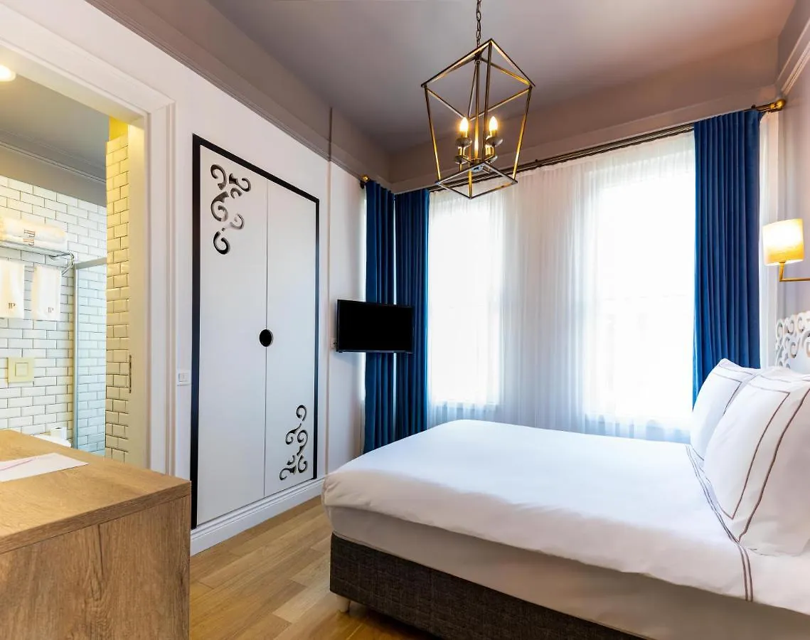 Petros Hotel Стамбул