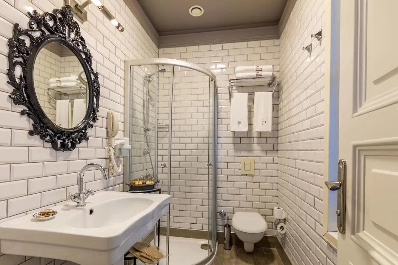 Petros Hotel Стамбул