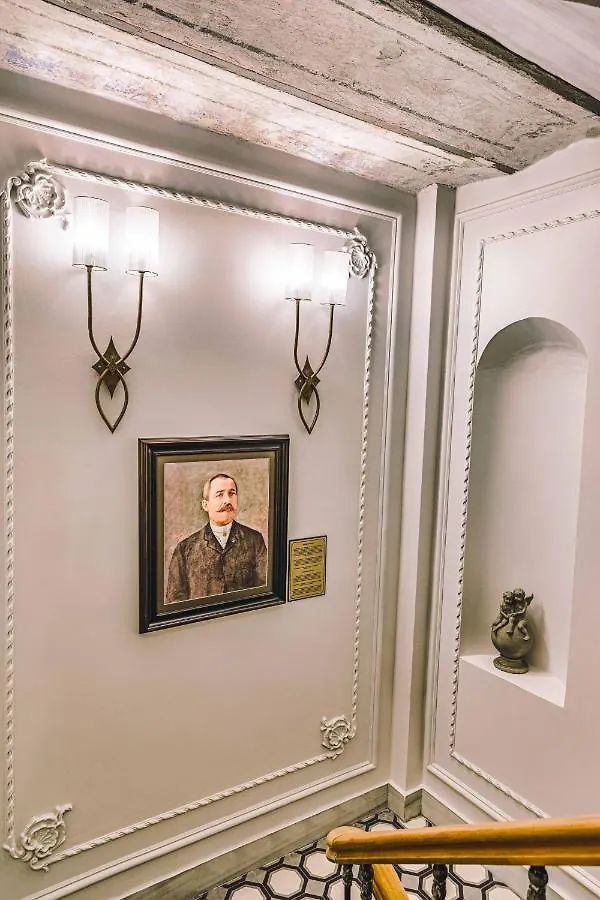 Petros Hotel Стамбул 2*,