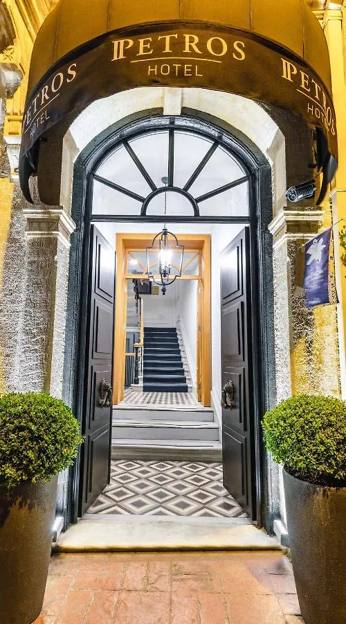 Petros Hotel Стамбул